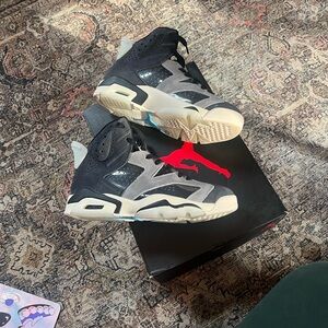 Jordan Speckled Pattern Shoe Box with Black and White Detail